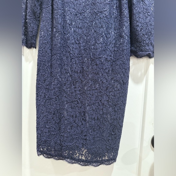 Adrianna Papell Navy‎ Lace Scalloped Sheath Cocktail Dress Size 12 - Picture 5 of 8